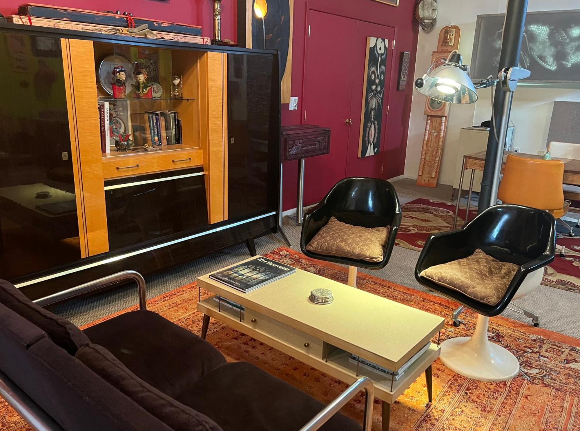 Space Castle: A 1950S Gas Station Transformed Into An Art Themed Wonderland Трут-ор-Консекуэнсес Экстерьер фото